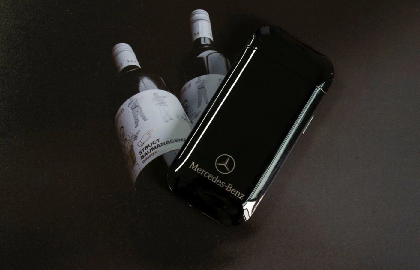 梅赛德斯奔驰出了款打火机