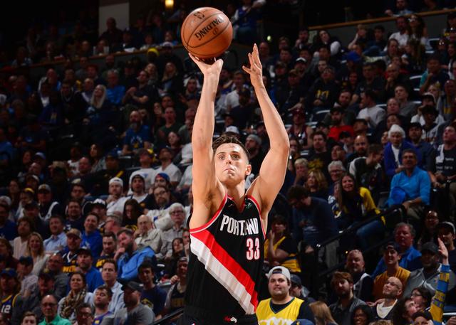 据波特兰开拓者队记者dwight jaynes报道,中锋扎克-科林斯几周前(a