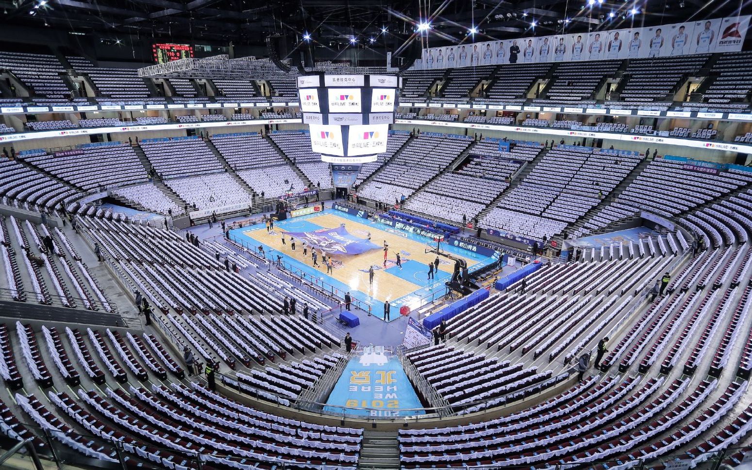 刘晨)新京报记者今日获悉,北京首钢篮球俱乐部与五棵松体育馆之间经过