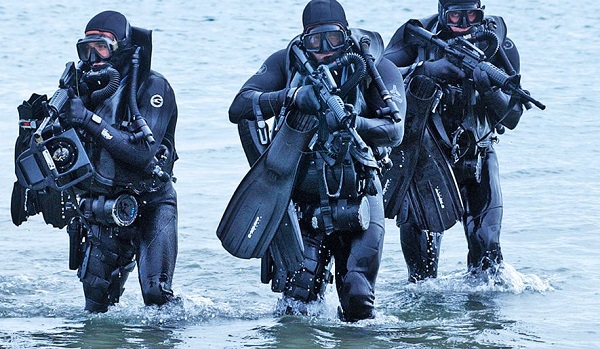  海豹突击队训练过程（图源：《华盛顿邮报》）