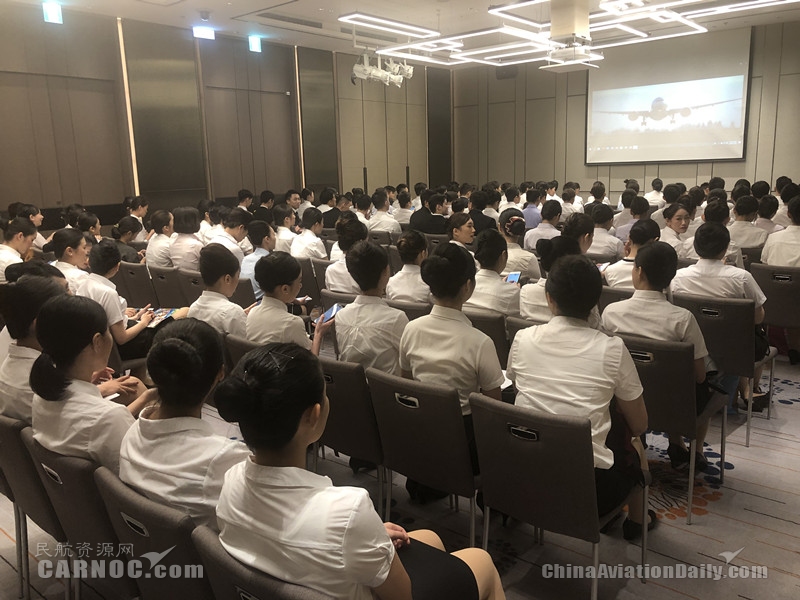 东航首次在台湾招聘乘务员 3000台籍青年逐梦