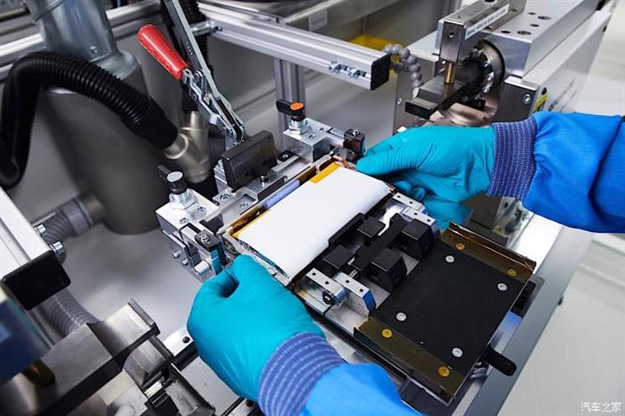 外媒调研称2037年电动车销量将实现逆袭