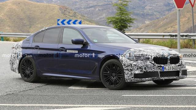2021款宝马5系插混路试谍照曝光