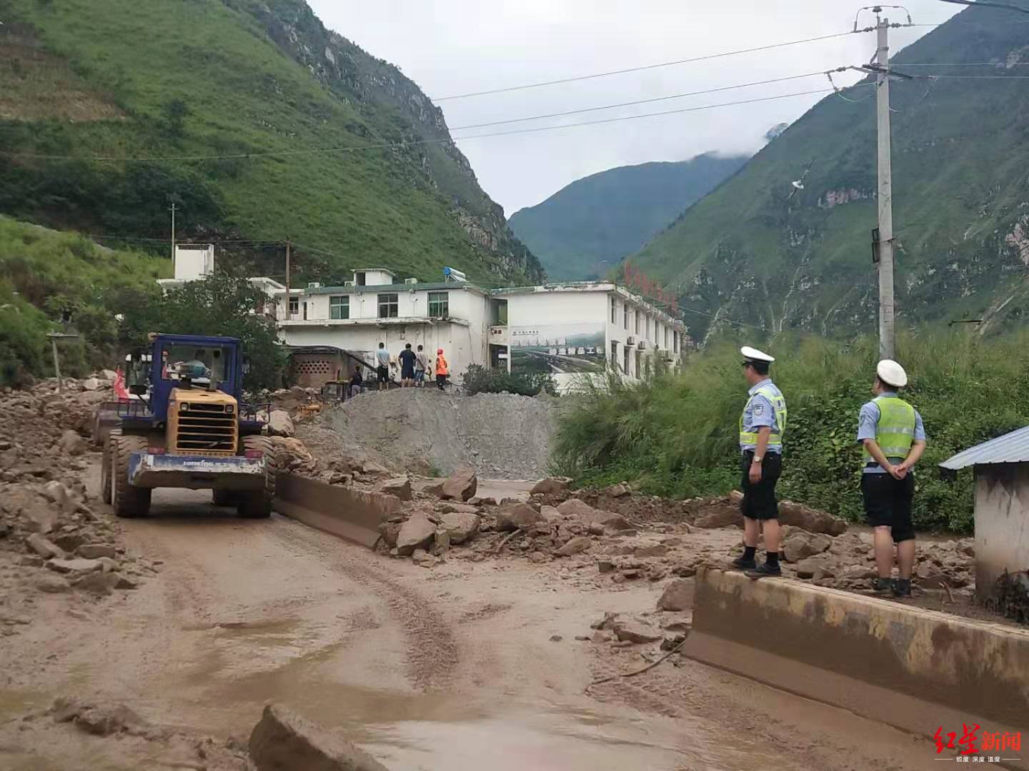 最新消息國道g245線甘洛段新市壩鎮路段已搶修通車