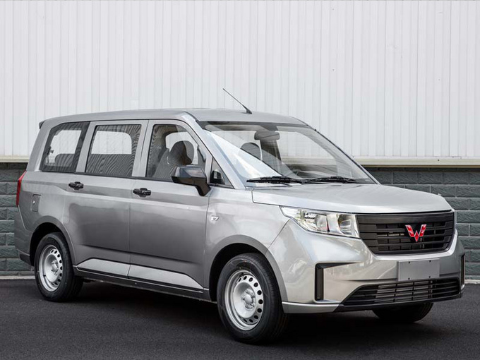 五菱宏光Plus实拍图曝光 前脸酷似凯迪拉克XT6