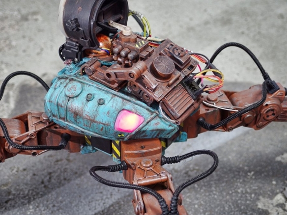 儿童邪典网友自制造型诡异的新型杀人机器强袭突击型托马斯