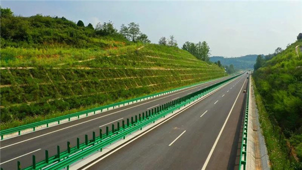 甘肃走河西下陇南看变化感发展省公交建杯辉煌七十年媒体看交通大型