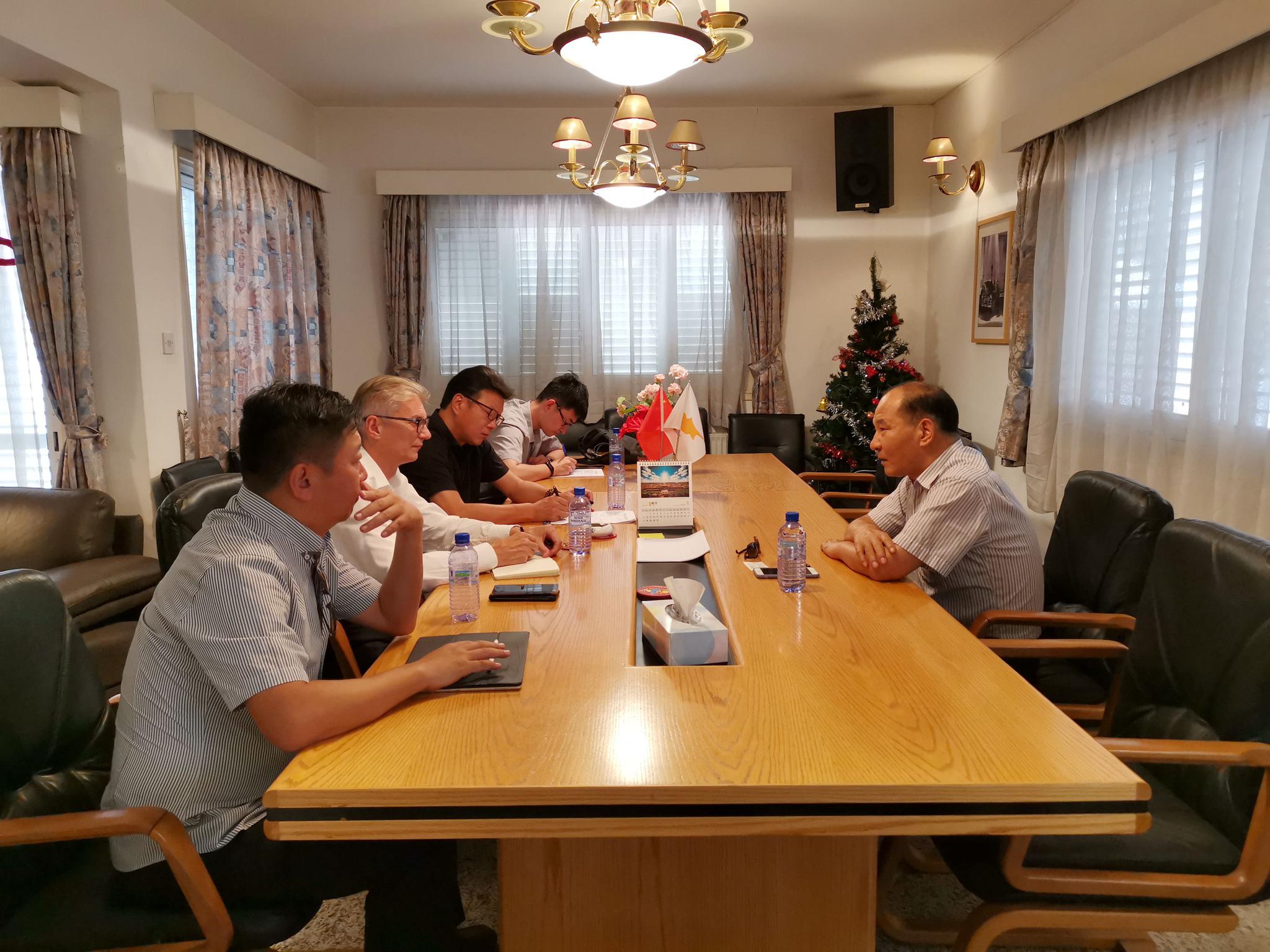 李耀辉参赞会见南京利源集团项目考察团一行