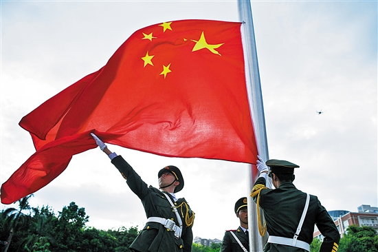 与国旗同框为祖国祝福