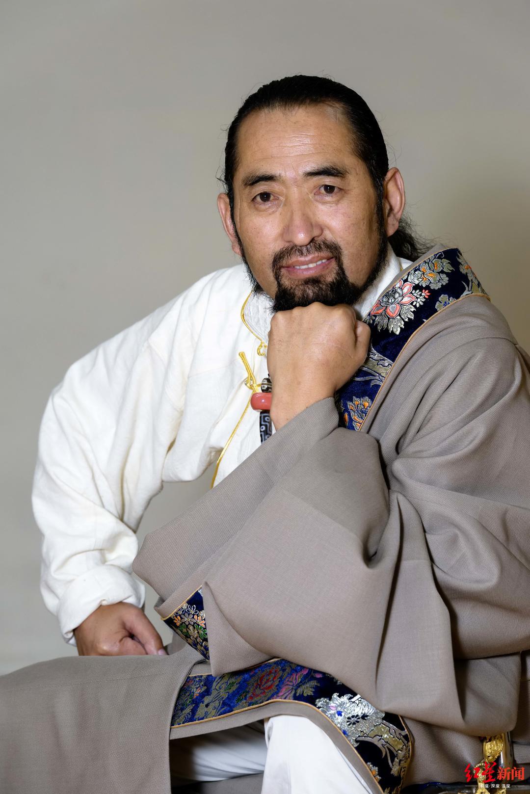 获评全国道德模范其美多吉和刘传健有话说