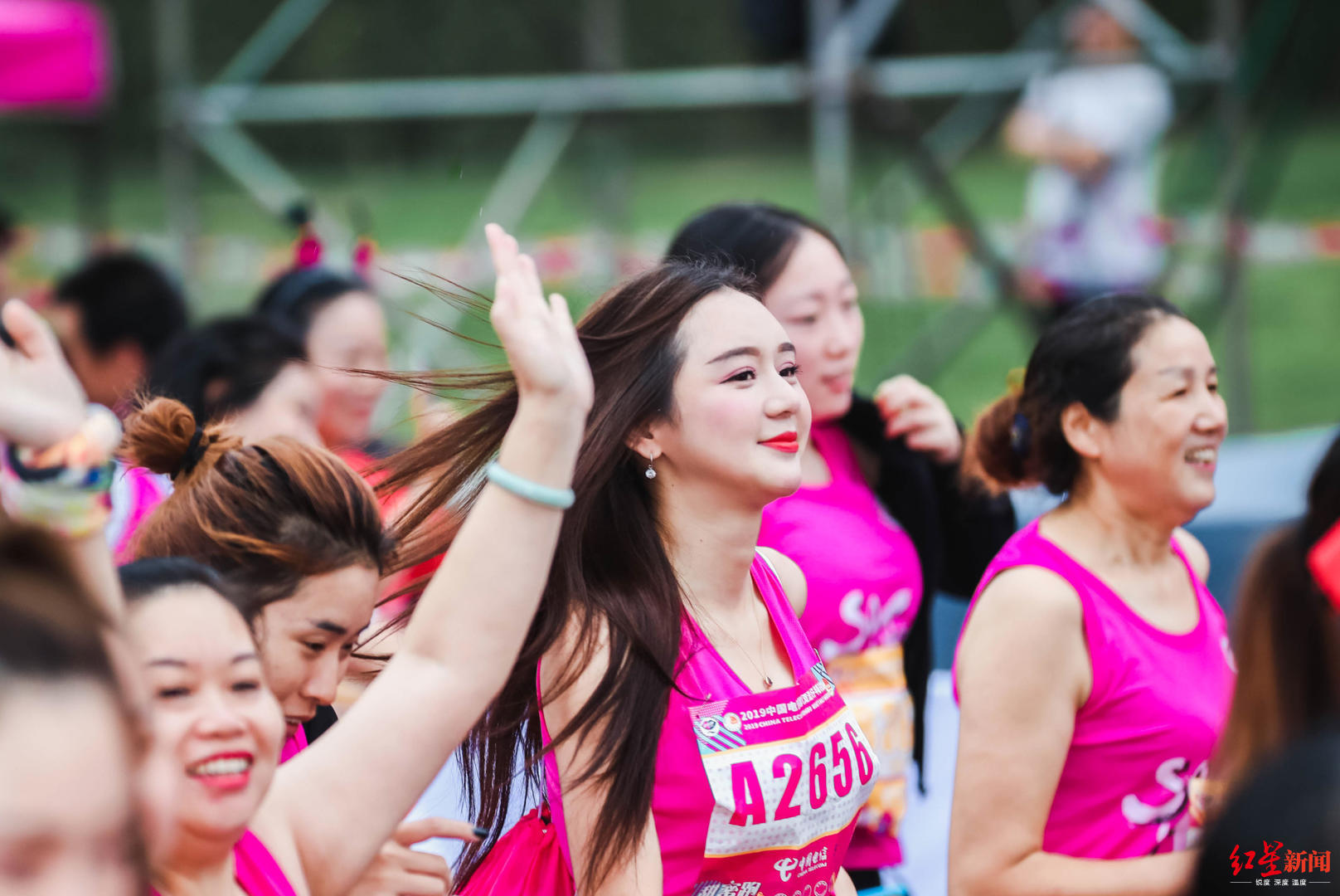 2019成都女子半马热辣开跑5000美女为赛事名城添靓色