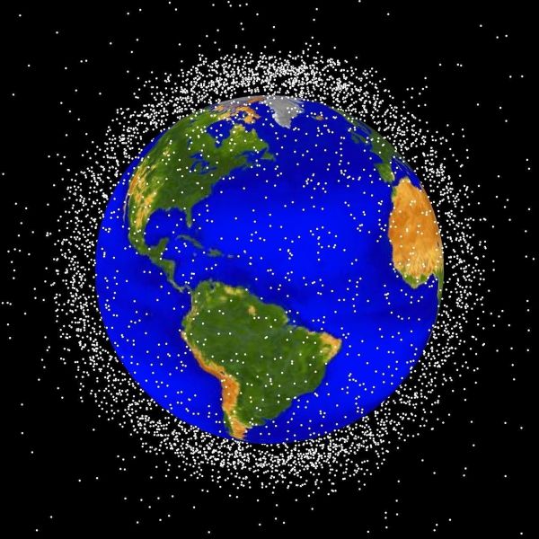 地球轨道上的太空垃圾分布示意图。（美国国家航空航天局）