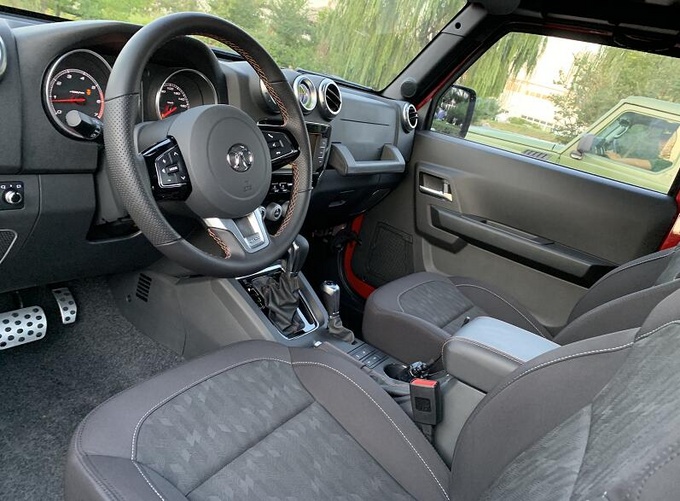 北京越野皮卡F40魔方版正式上市 售价14.98万元