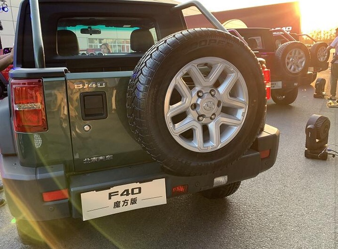 北京越野皮卡F40魔方版正式上市 售价14.98万元