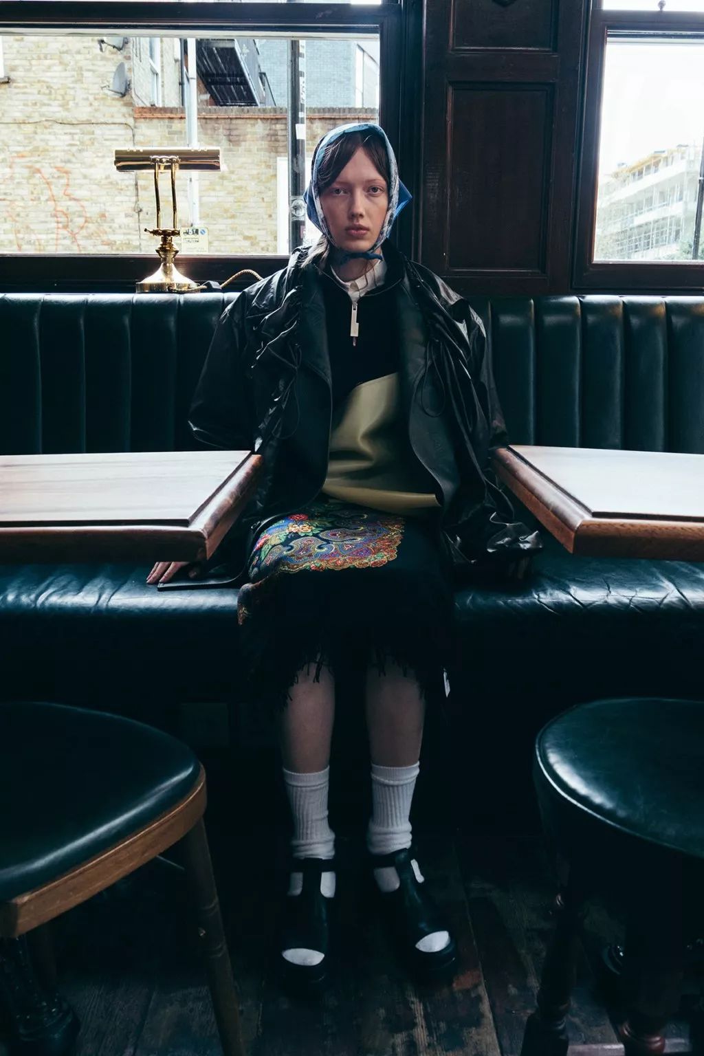 俄罗斯老奶奶的头巾成为潮流rapper的新标配?到底发生了什么事情?