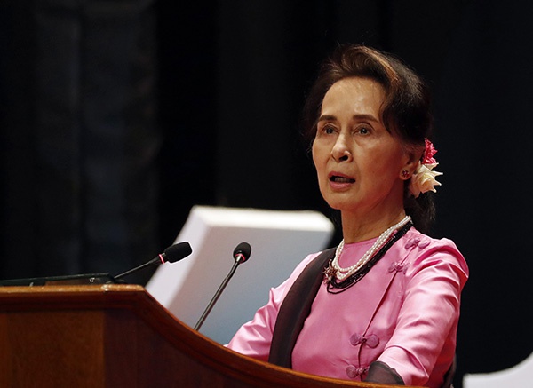 根据路透社报道,昂山素季亲自前往海牙为缅甸政府辩护,令人惊讶,而这