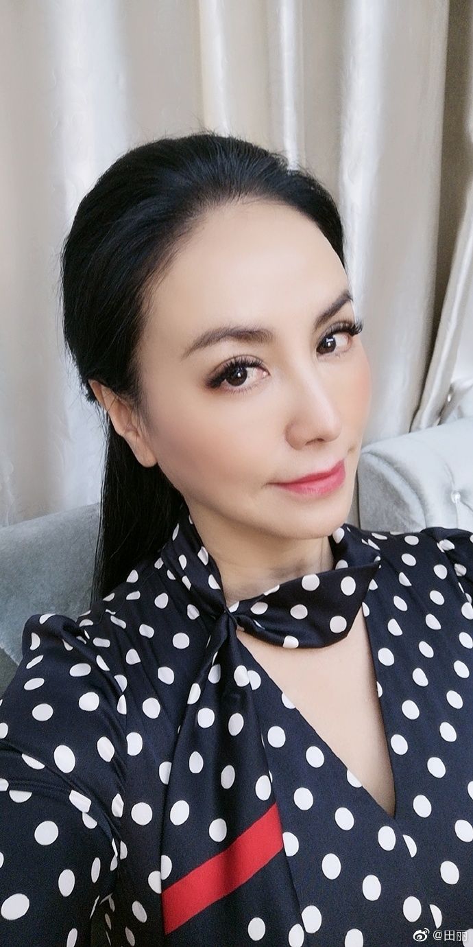 还记得《风云》里的武林第一美人吗?52岁还这么美