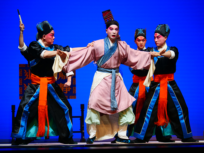 长三角携手的昆剧《十五贯》打响年终票房冲刺"头炮"