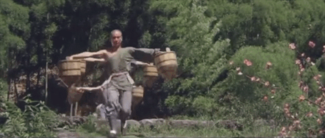 仔细想来,那些影视剧里的武侠故事,那个刀光剑影的江湖,才是我们梦想