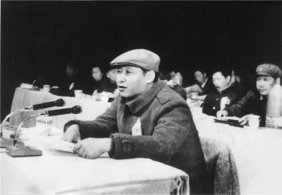 习近平批形式主义:“再这么搞 没收打字机”