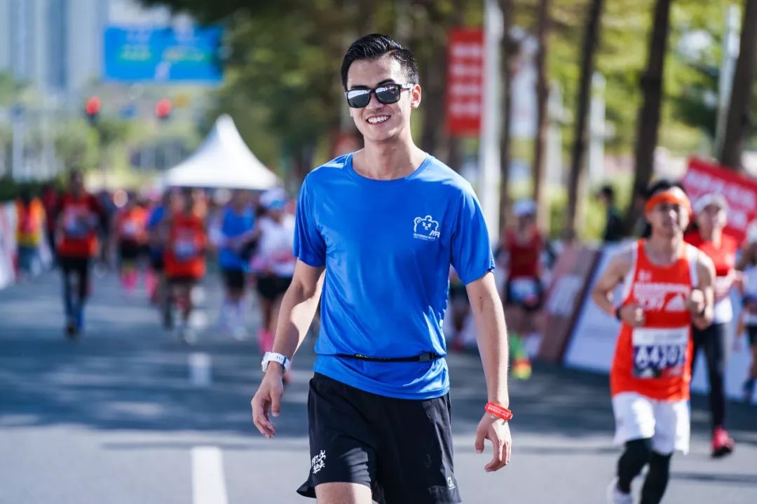 沈乌贼广马赛记 | 这可能是他今年写的最好的一篇