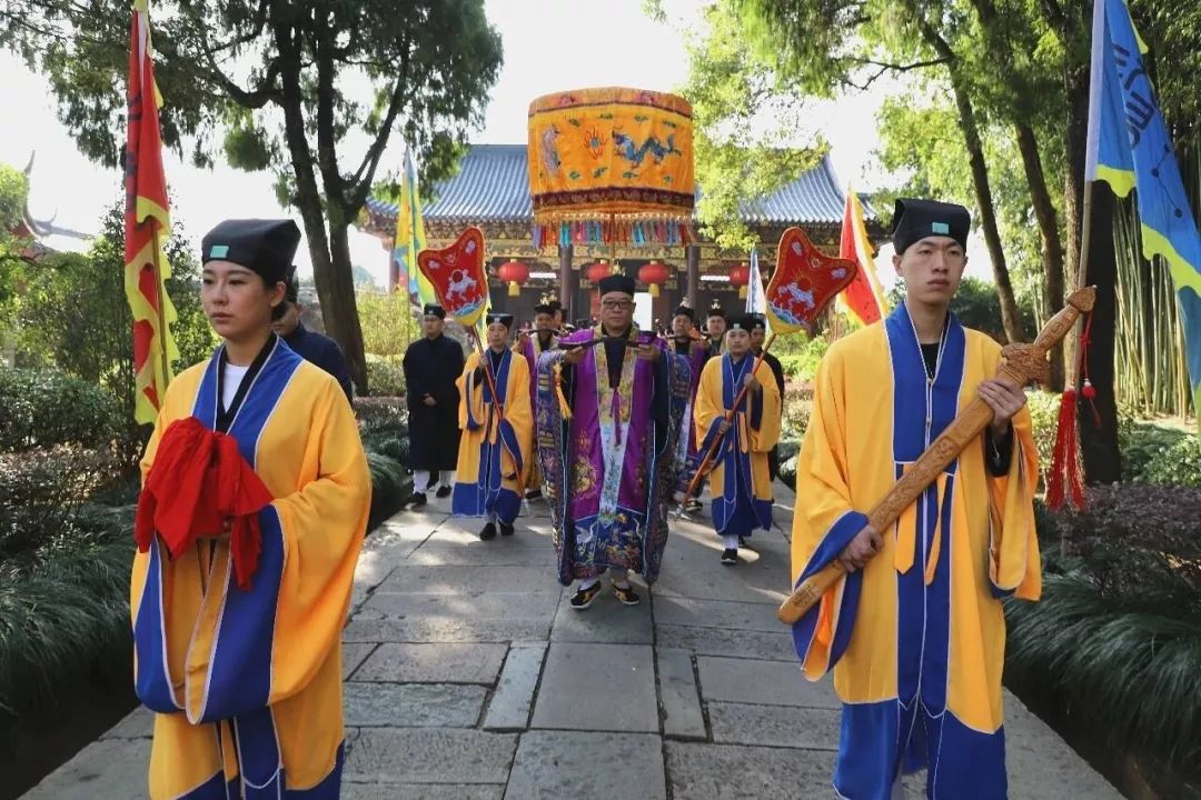 构成天师道音乐文化,道士在其中所诵念的咒文也是天师道音乐的一种类