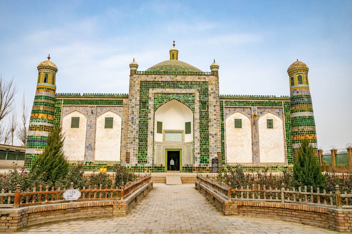 香妃墓:现代技术难以复制300年前的瓷砖,古代工匠藏了什么秘密