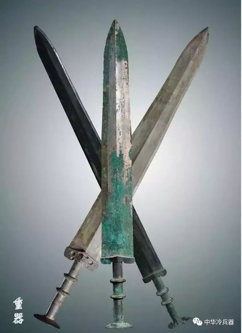 秦朝的青铜剑VS古罗马的铁剑,谁会赢?刀剑真能削铁如泥?|青铜剑_新浪新闻