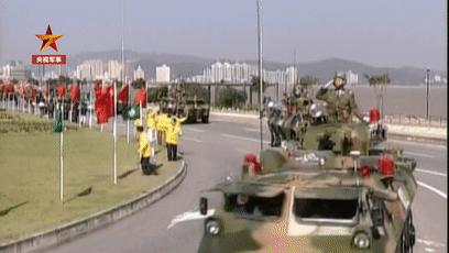 澳門回歸那一天 市民高呼:我們全都歡迎解放軍