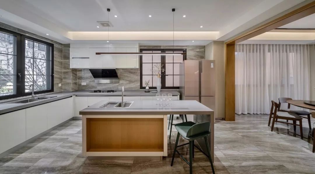 喜欢宽敞的厨房装个中岛台生活很自在