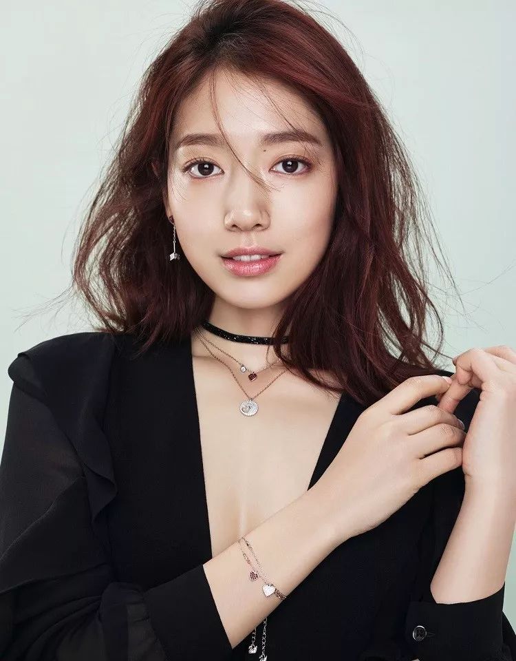 朴信惠和男友一起现身演唱会甜蜜互动破分手传闻