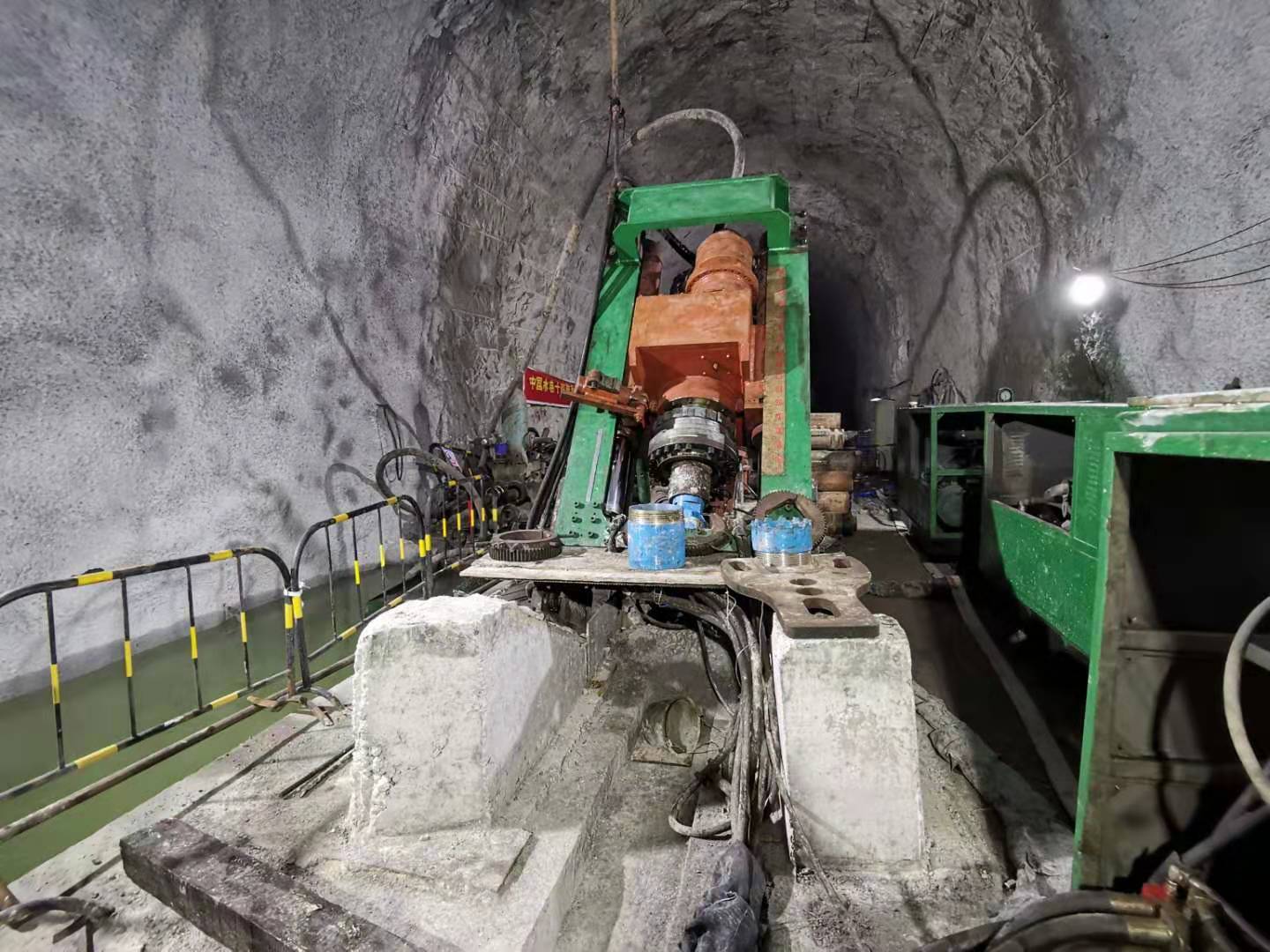 福建省重点项目永泰抽蓄电站1号引水隧洞下斜井开始开挖
