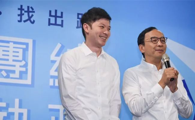 朱立伦召集全台近40位青年议员战将，成立“新世代战斗团”，吹起决战明年1月11日的号角。（图片来源：台湾“东森新闻云”）