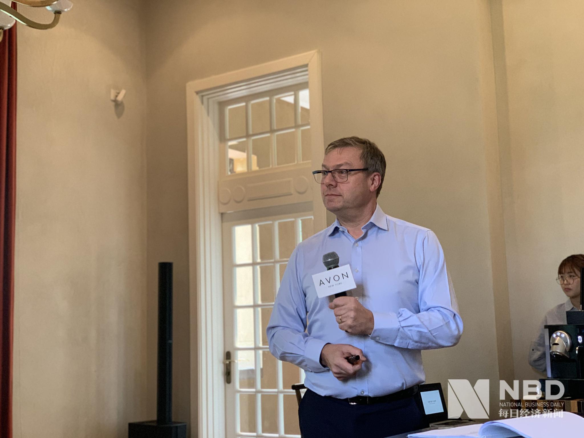 业绩欠佳但"傍上"巨头 被收购的雅芳将去往何处?