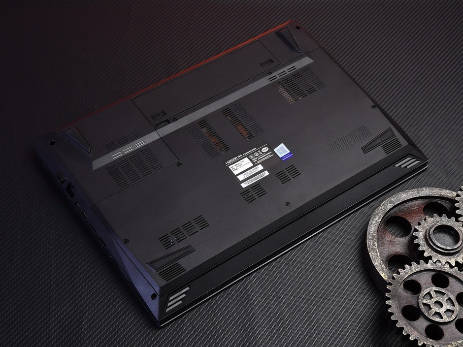 173英寸光追巨兽神舟战神gx9高清图赏