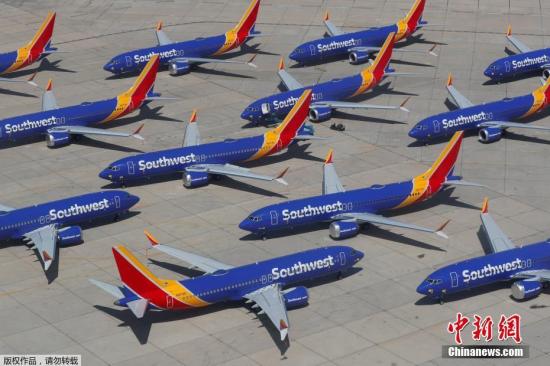 资料图:美国西南航空公司的波音737 MAX系列飞机停放在号称“飞机坟场”的维克多维尔机场。