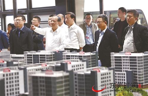 记者 蓝业佐 摄昨日,市委副书记,市长肖亚非率东莞市政府代表团赴佛山