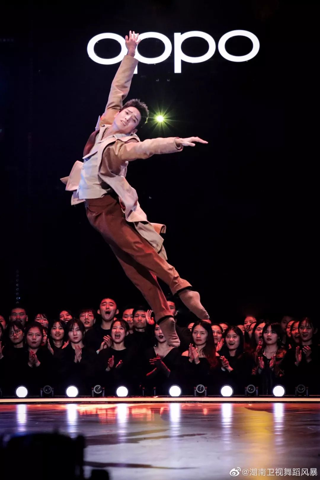 【舞蹈风暴第10期】李响表演舞蹈《海上钢琴师》沈培艺老师被跳哭!