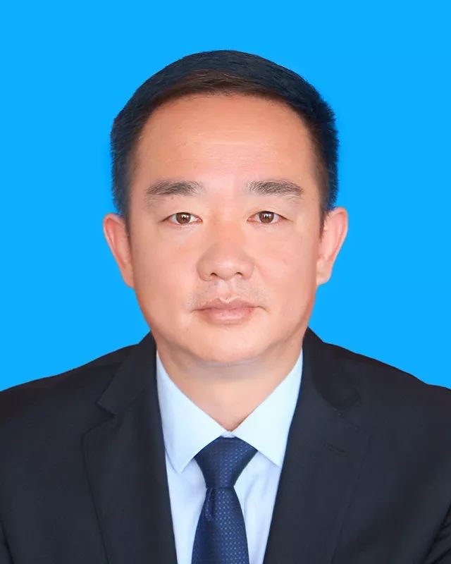 科长,银川市自来水总公司兴庆区营销公司经理,中铁水务集团有限公司