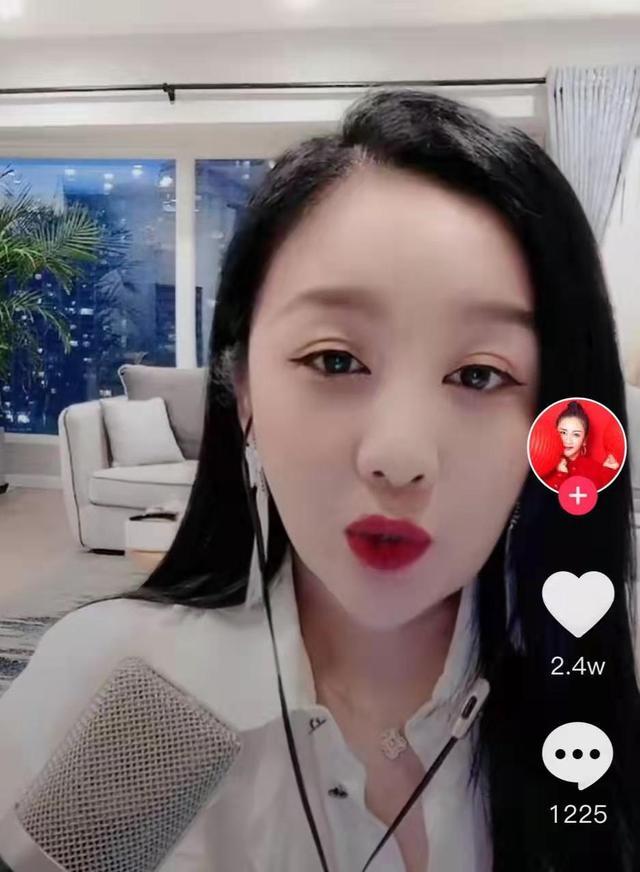 民歌王阿宝销声匿迹,小15岁老婆学网红歌手赚钱,生活不如从前