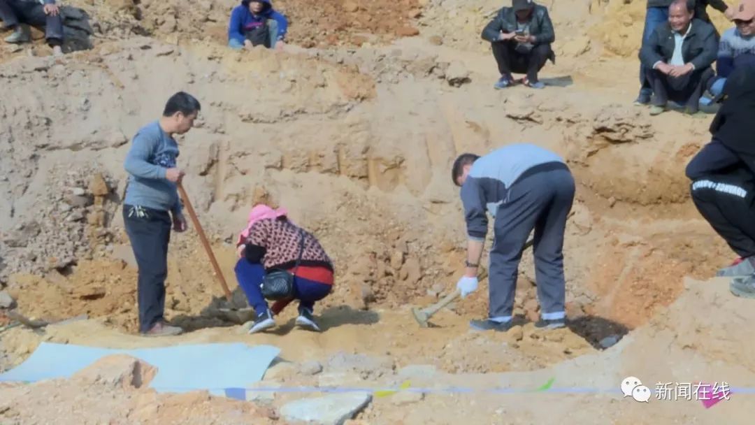 广西高速公路惊现古墓,年代或可追溯至明清,墓主生前或是富豪.