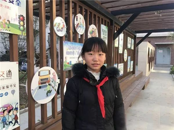 妈妈求你管管我吧小学五年级女生作文吐槽妈妈看哭老师