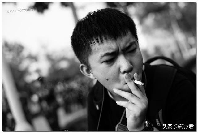 男人"伤精"的3个行为,烟酒只是毛毛雨,第一个才是重中之重