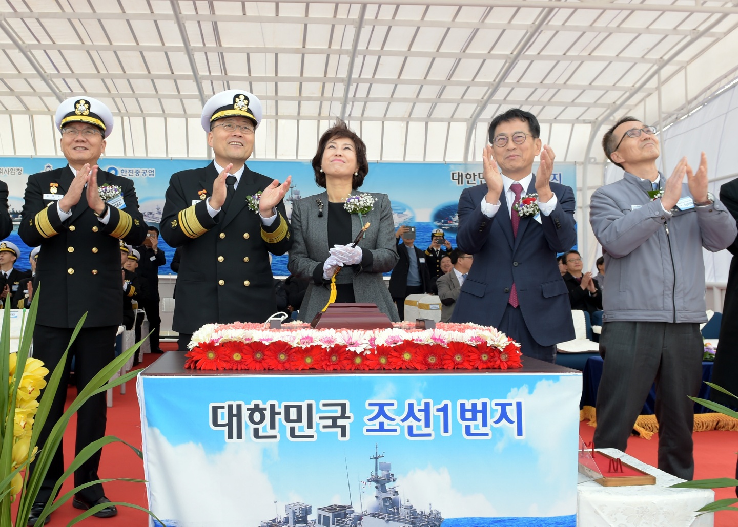 韩国海军一次服役四艘战舰|海军_新浪新闻