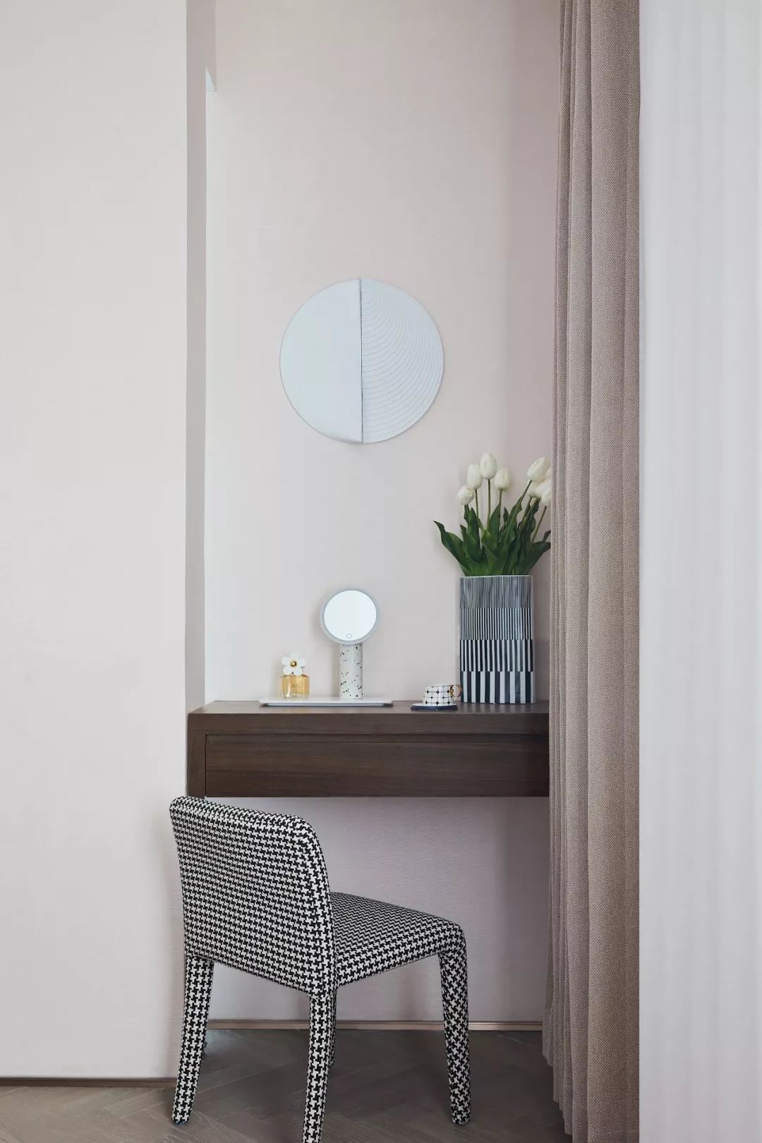 现代风+轻奢，在简单中营造奢华！