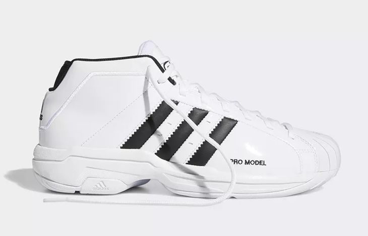 科比詹姆斯曾上脚同款球鞋这双鞋首次升级回归了