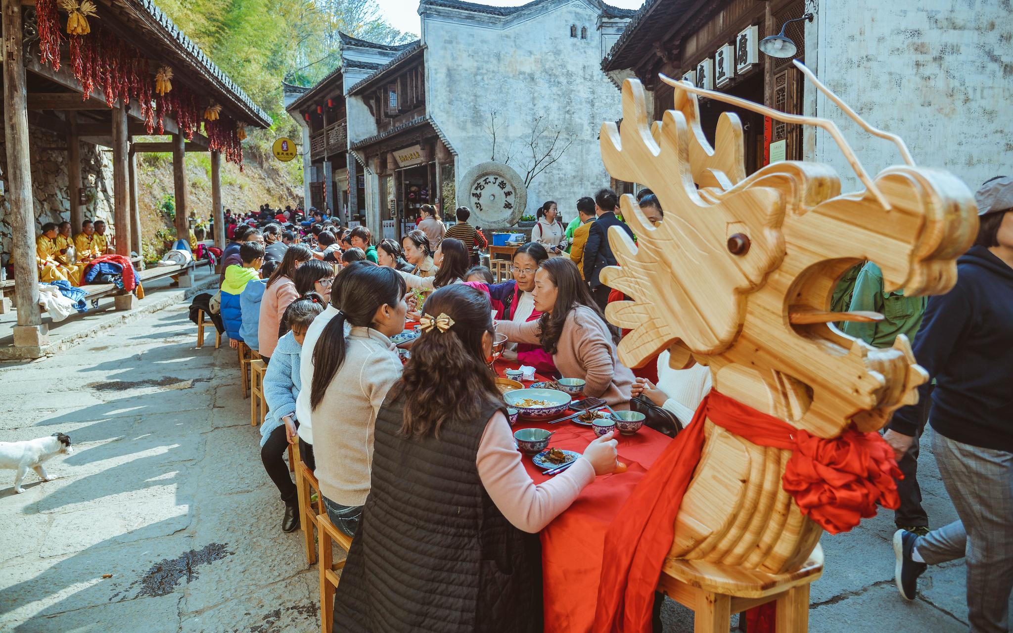 冬季特色民俗连番登台 江西古村举行传统嫁娶婚俗