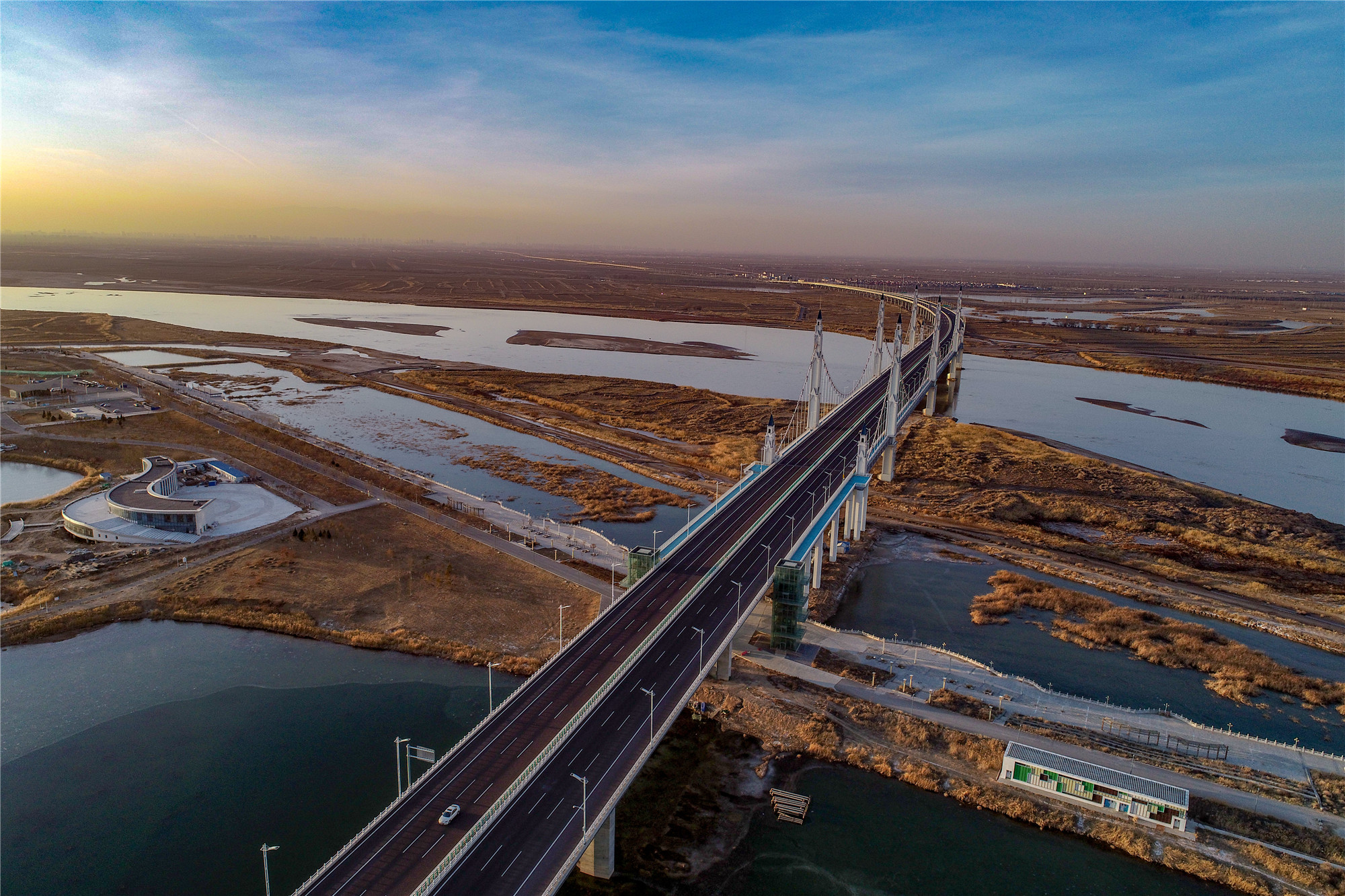 【黄河两岸是我家】航拍银川滨河黄河大桥