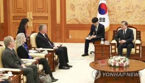 文在寅会见美对朝代表 会面持续约35分钟