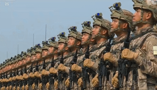 新迷彩列裝了，新槍還會遠嘛？